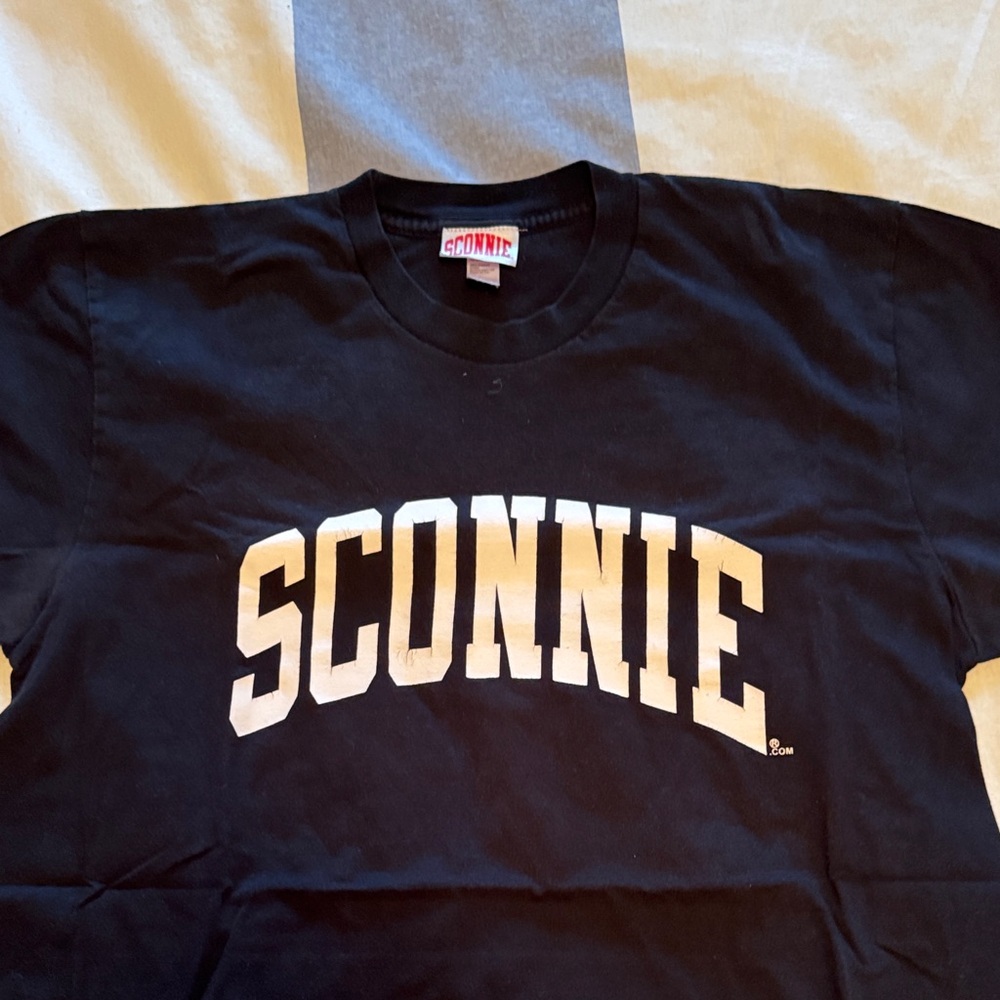 Black Sconnie Wisconsin badgers T-Shirt medium